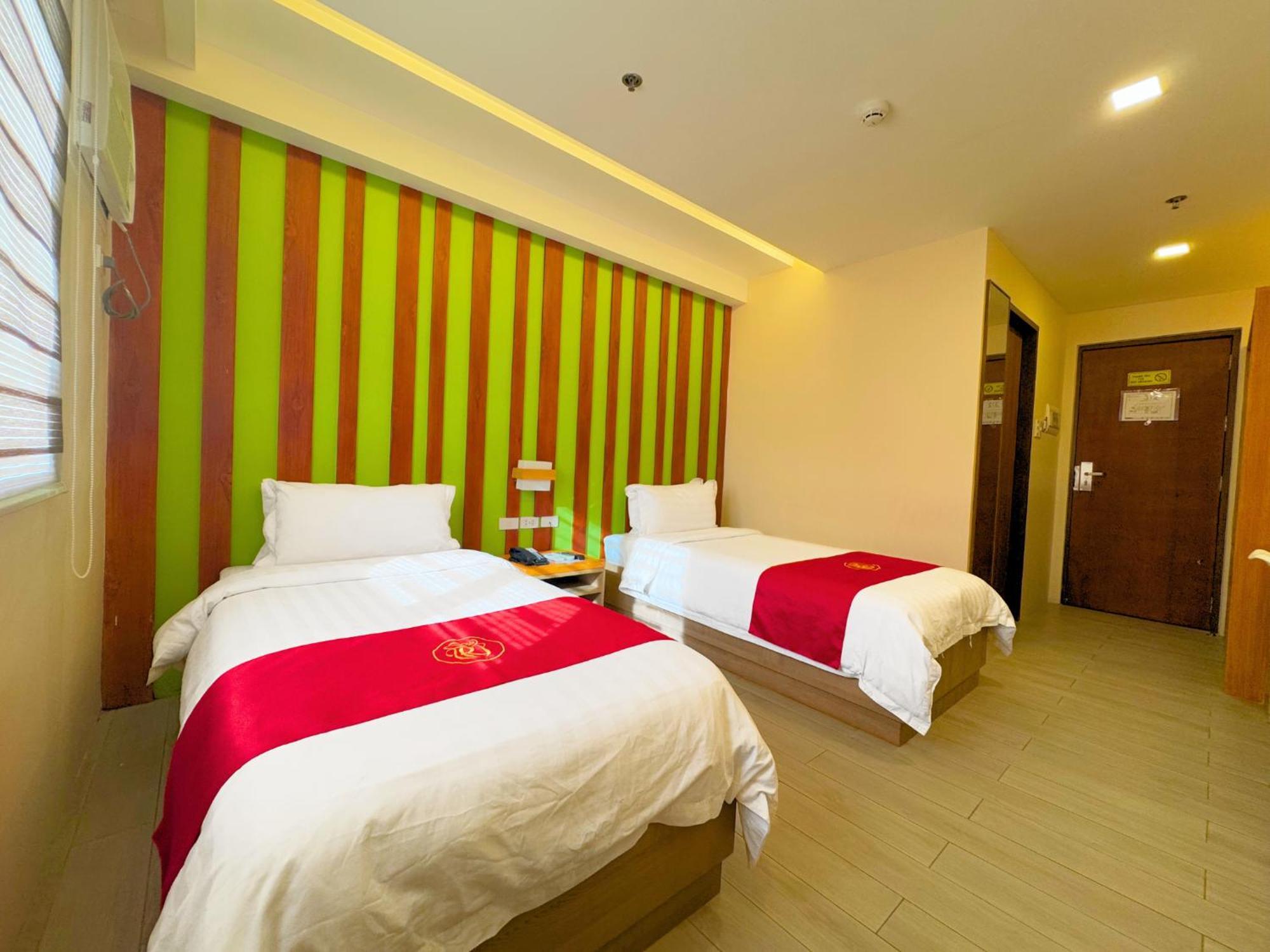Hotel Rosita Lucena Exterior photo